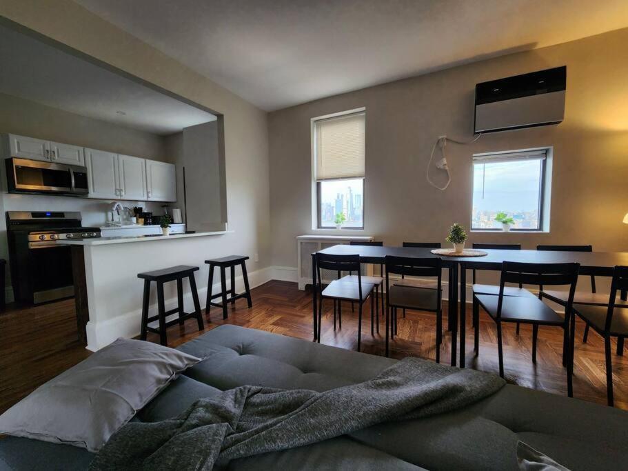 Ferienwohnung Elegant 2 Bed Gem! Mins From Nyc Union City Exterior foto