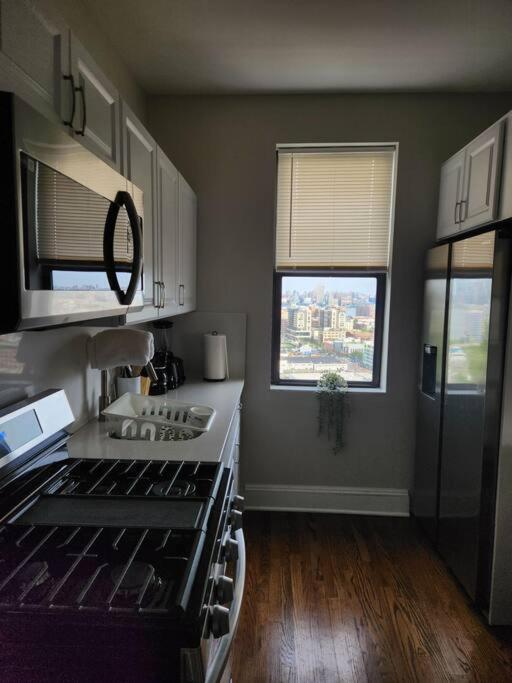 Ferienwohnung Elegant 2 Bed Gem! Mins From Nyc Union City Exterior foto