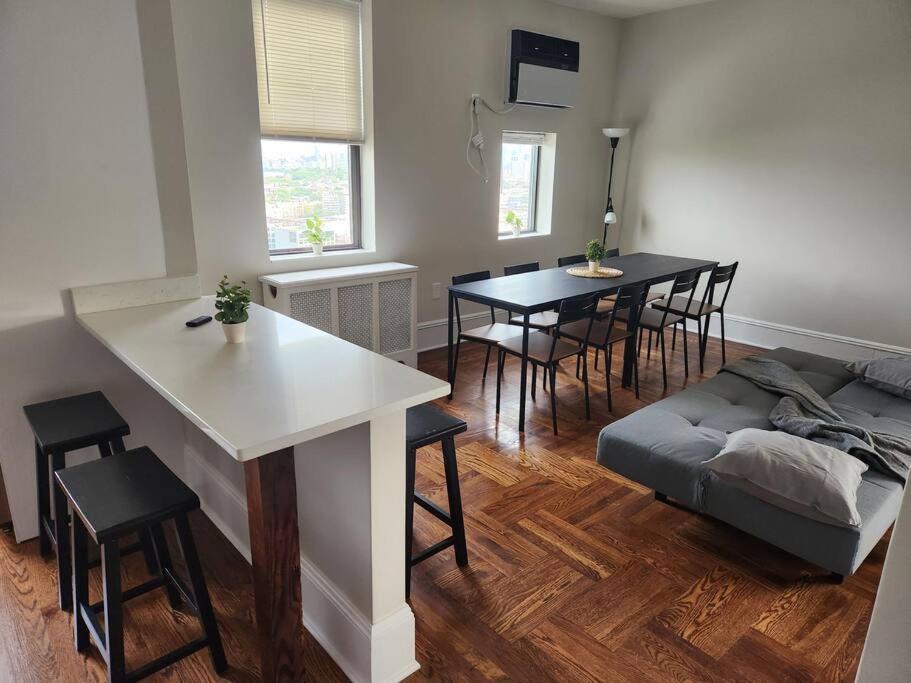 Ferienwohnung Elegant 2 Bed Gem! Mins From Nyc Union City Exterior foto